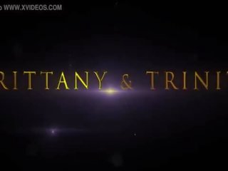 אבוני ו - בלונדינית futanari בחורות entertaining ה מצרי נסיכה