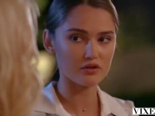 VIXEN smashing Zaawaadi's passionate encounter at Hotel Vixen