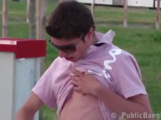 Екстремен публичен улица мръсен клипс тройка с блондинки примамлив тийн любимец и 2 млад момчета <span class=duration>- 16 min</span>