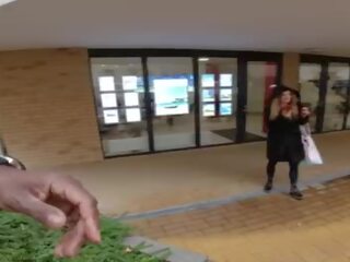Cuckold sends njegov blondinke žena je velika prsi in poraščeni muca da dobili zajebal s a velika črno manhood in uncut&period; 1. del