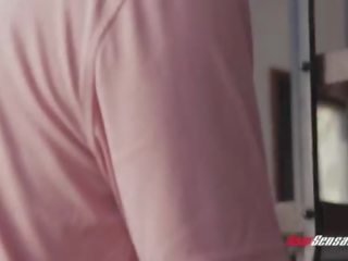 步 女士 zoe 盛开 乱搞 爸 刚 后 学校