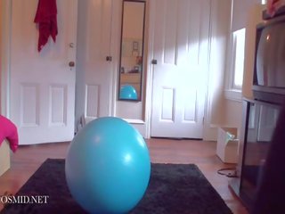 Grande teta mademoiselle hace entrenamiento sesión entonces ducha