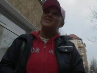 Gjerman mjaltë me i madh të gjithë natyror cica nxjerrje lakuriq për para në dorë