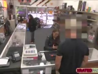 轰动的 迷人 褐发女郎 thief 得到 处罚
